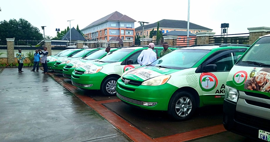 2023: PDP ABIA CENTRAL SENATORIAL CANDIDATE PRESENTS VEHICLES TO THE SIX LGA CAMPAIGN COORDINATORS