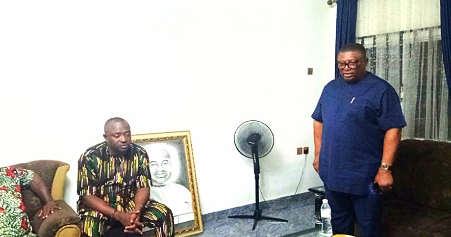 COL. AKOBUNDU PAYS CONDOLENCE VISIT TO THE FORMER DIRECTOR OF PROTOCOL