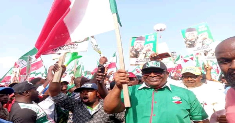 Akobundu, Senatorial Hopeful, Felicitates With Abia Central, Abians On New Year